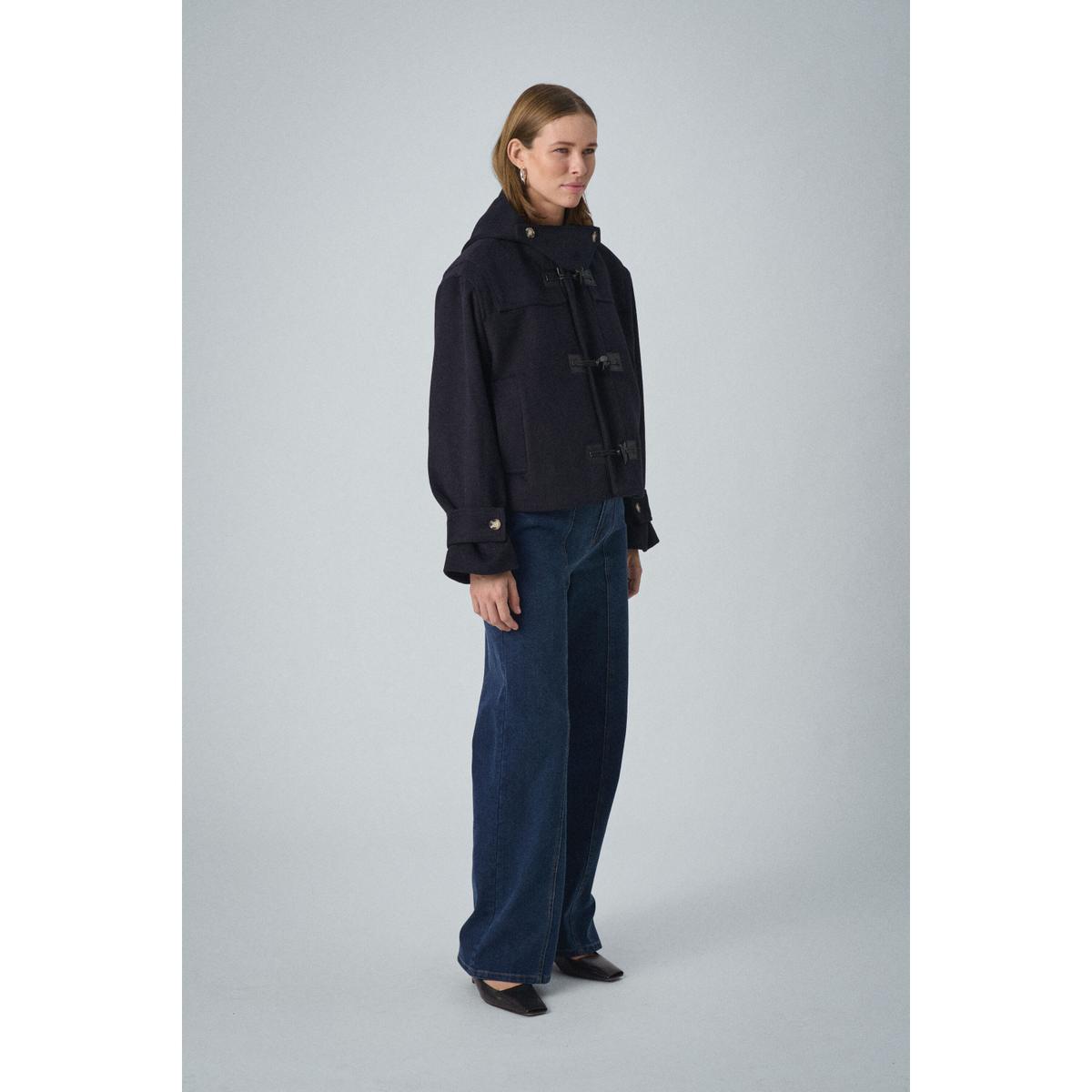 product/s/o/soaked-in-luxury_30408263-193922_7.jpg