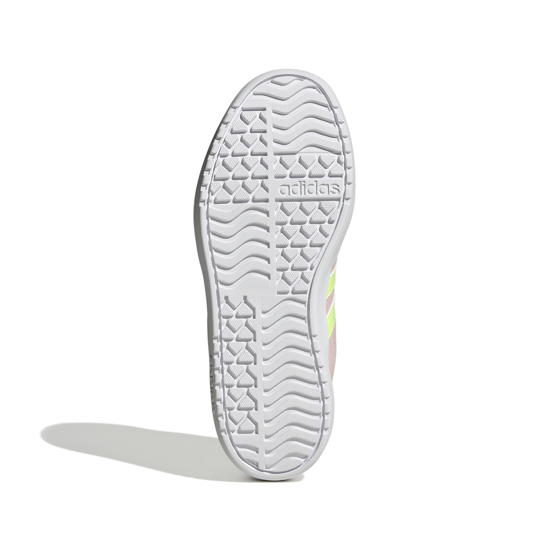 product/a/d/adidas_ji1017_4_footwear_photography_bottom_view_white-nw091625.jpg