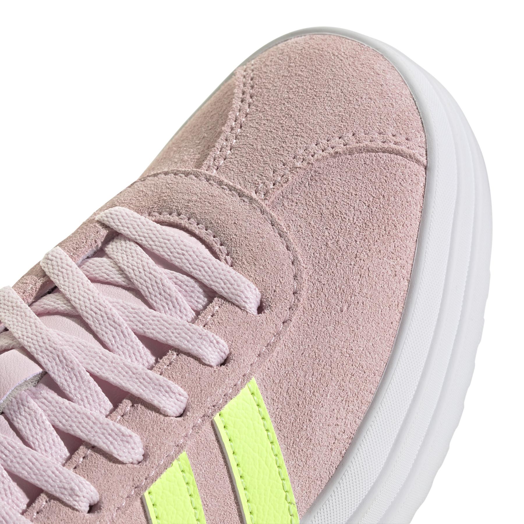 product/a/d/adidas_ji1017_8_footwear_photography_detail_view_1_white-nw091625.jpg