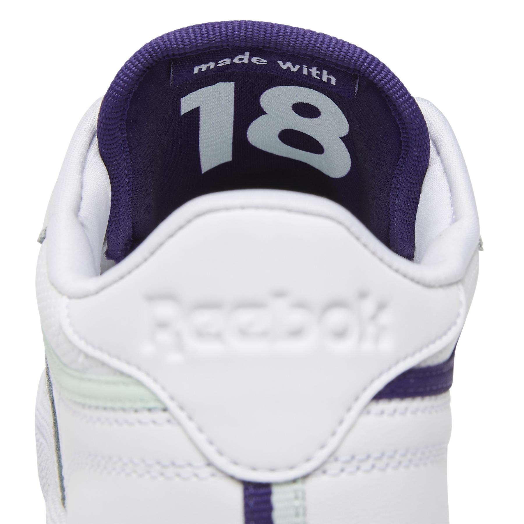 product/r/e/reebok-classics_fx3031_8_footwear_photography_detail_view_2_white_000.jpg