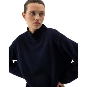 a32404-290-damski-sweter-z-golfem-holebrook-veronika-marynarka