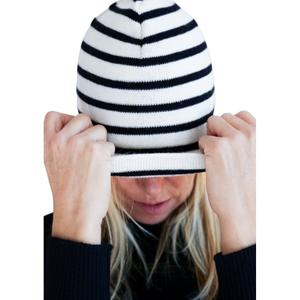 92002a-012-czapka-kwartalna-le-minor-ecru-navy-tu
