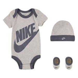 ln0073-w67-zestaw-body-skarpetki-czepek-z-logo-dla-chlopca-nike-futura-bezowy-0-6-miesiecy