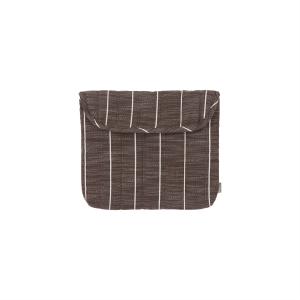 l300939-pokrowiec-na-laptopa-z-recyklingowanego-poliestru-oyoy-living-design-brazowy-26x35x3-5-cm