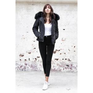 3008-blac-kurtka-damska-z-futrem-na-zamek-sixth-june-czarny