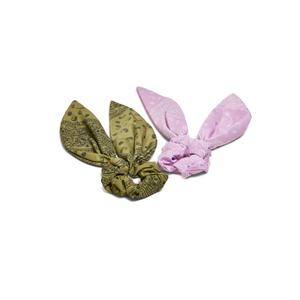 tb5128-03712-damskie-bandany-z-nadrukiem-i-kokarda-urban-classics-x2-zielony-khaki-purpurowy-tu